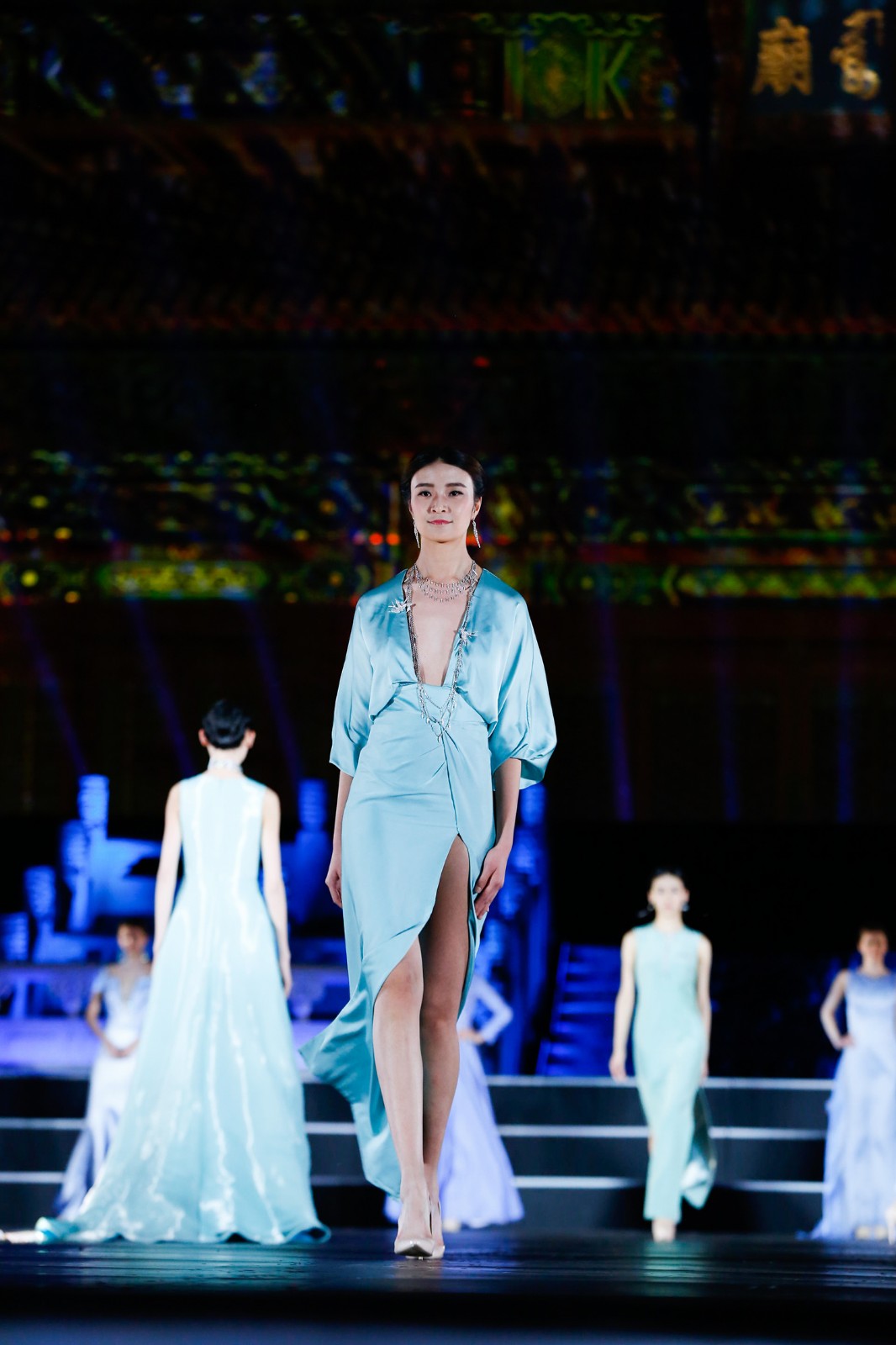 ¡¶´ºÏþ¡·×ßÐãͼ ¡¶´ºÏþ¡·×ßÐãͼ