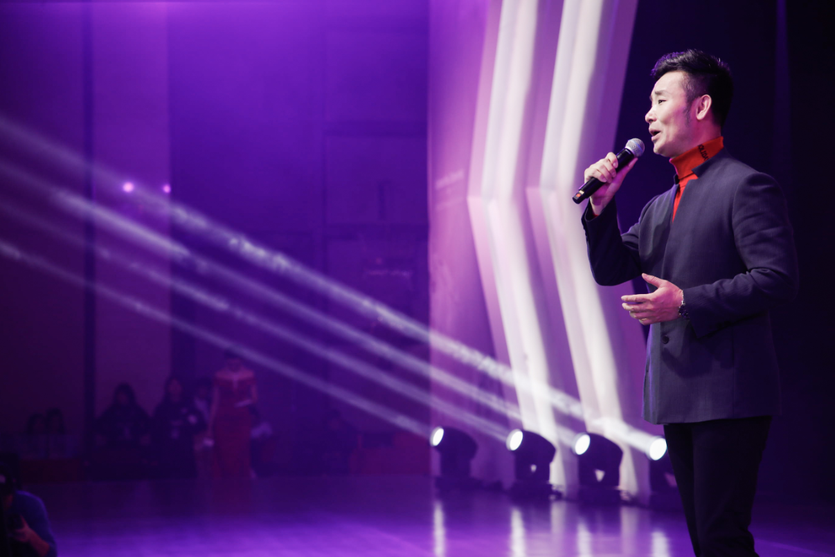 ���͸�����