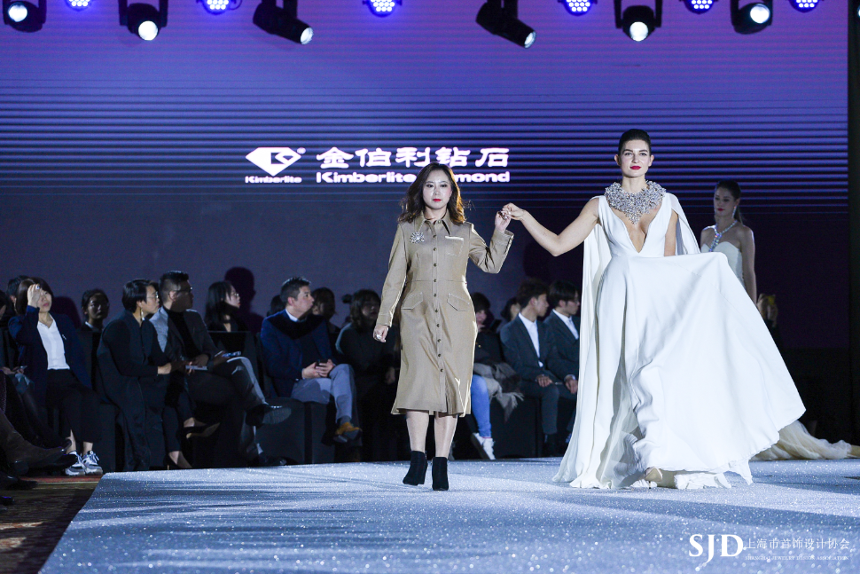 z6��������ʱ(�й�)�ٷ���վ�������ʦ����Ůʿ����